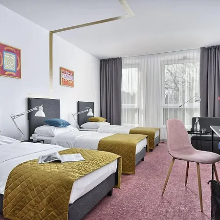 Arche Geologiczna 3* ワルシャワ