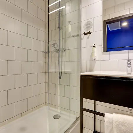 ホテル Arche Geologiczna ワルシャワ