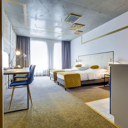 Arche Geologiczna 3* ワルシャワ