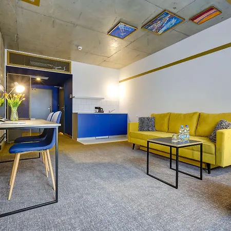 Arche Geologiczna 3* ワルシャワ