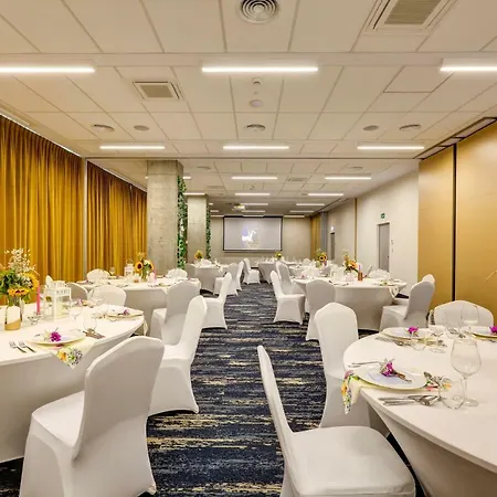 ホテル Arche Geologiczna ワルシャワ