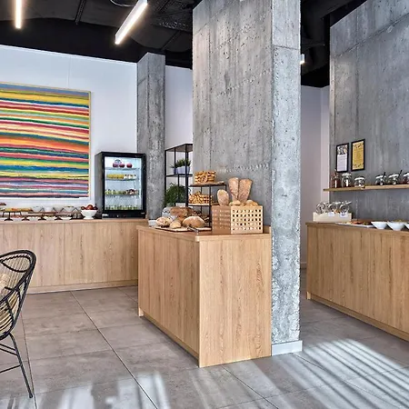 Arche Geologiczna 3* ワルシャワ